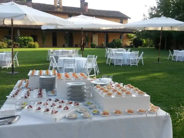 Una location romantica immersa nel verde e nella quiete. Antico Borgo della Certosa Pavia Milano