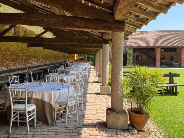 Porticato per eventi dell'Antico Borgo della Certosa a due passi da Milano e Pavia